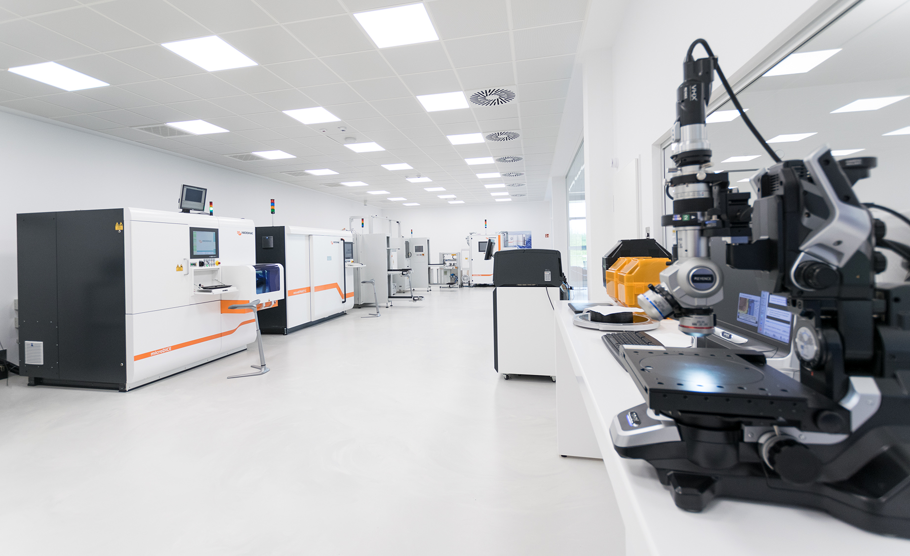Showroom at 3D-Micromac AG